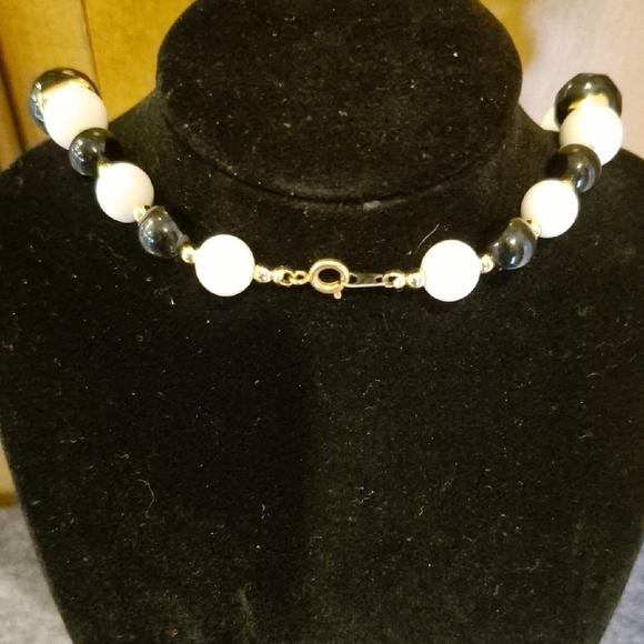 Elegant Black and White Beaded Necklace - Picture 2 of 2